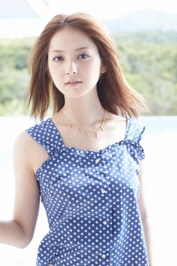 美女露尿口